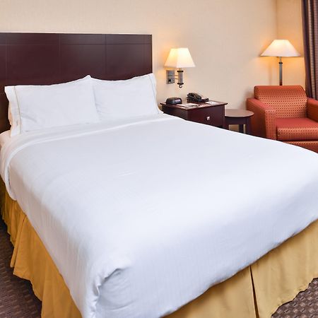 Holiday Inn Express Hotel & Suites Portland - Jantzen Beach By Ihg Exterior photo