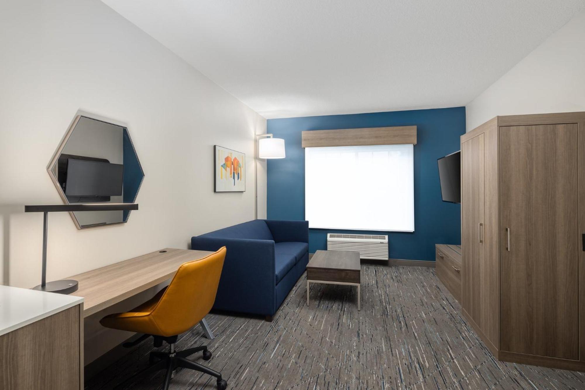 Holiday Inn Express Hotel & Suites Portland - Jantzen Beach By Ihg Exterior photo
