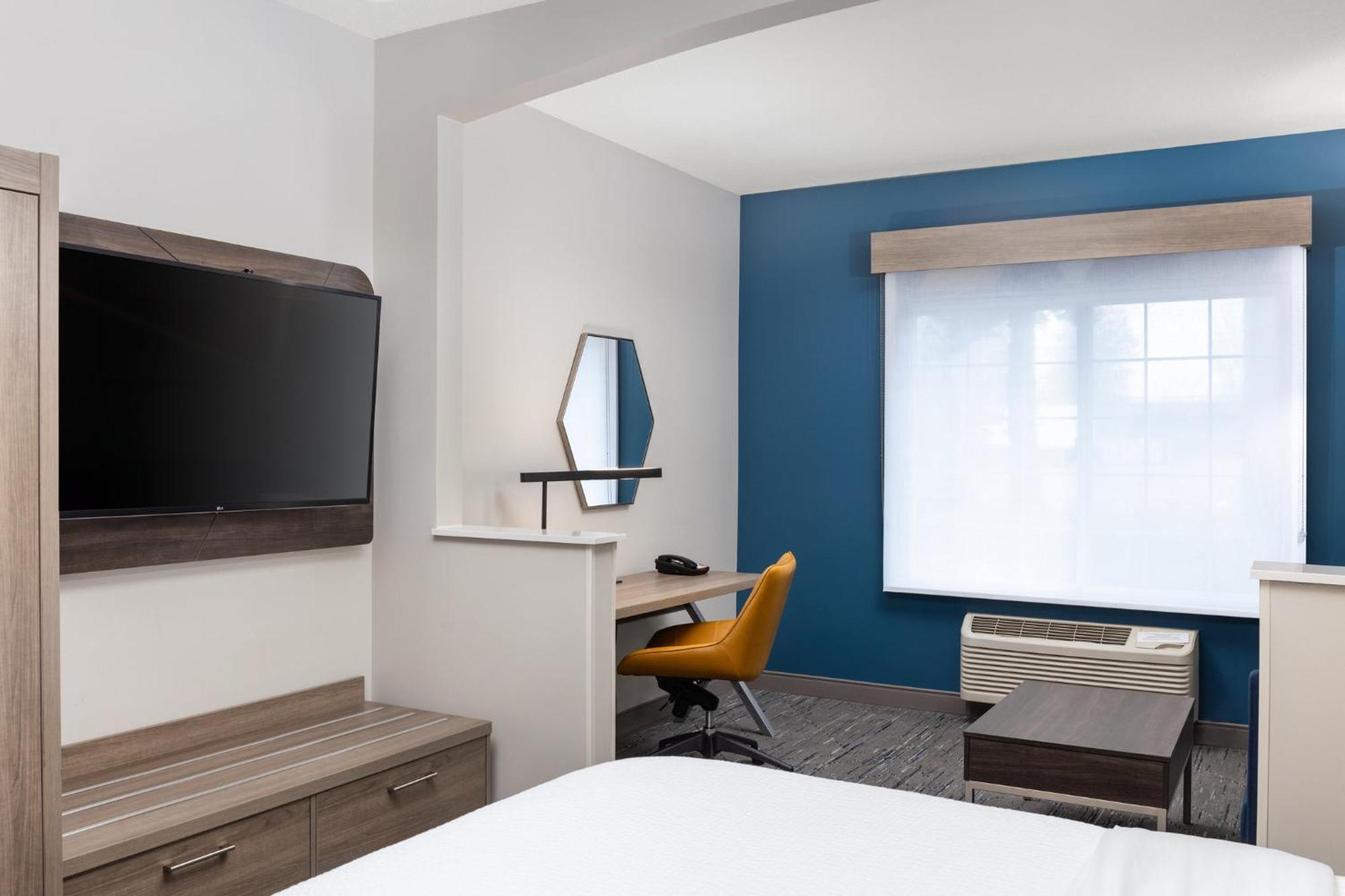 Holiday Inn Express Hotel & Suites Portland - Jantzen Beach By Ihg Exterior photo