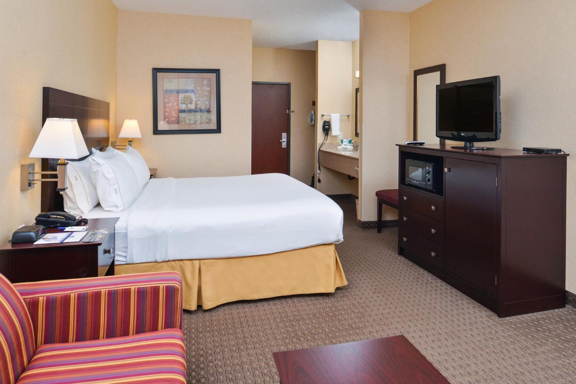 Holiday Inn Express Hotel & Suites Portland - Jantzen Beach By Ihg Exterior photo