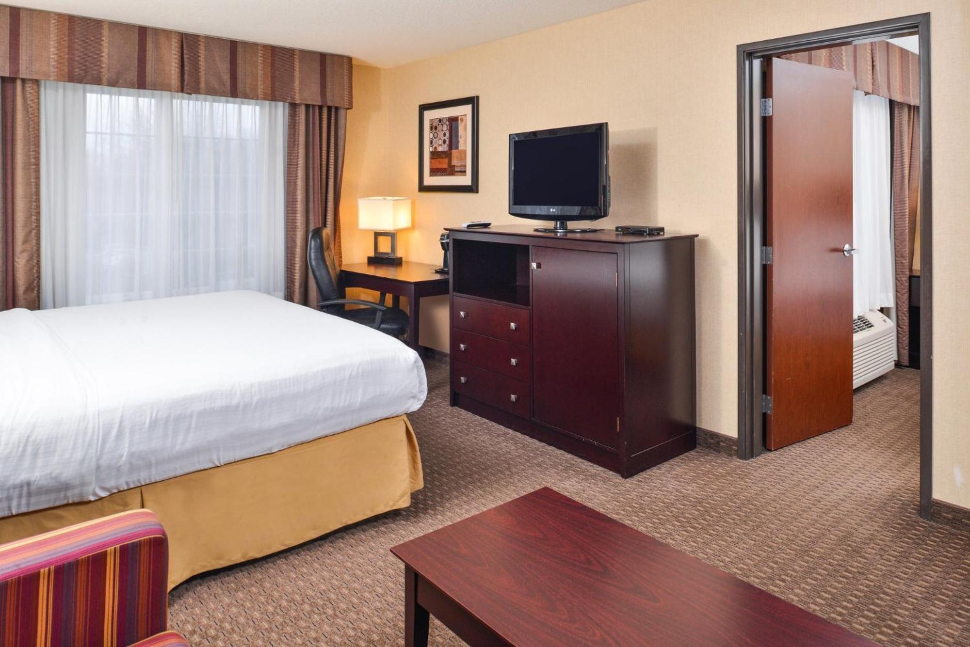 Holiday Inn Express Hotel & Suites Portland - Jantzen Beach By Ihg Exterior photo