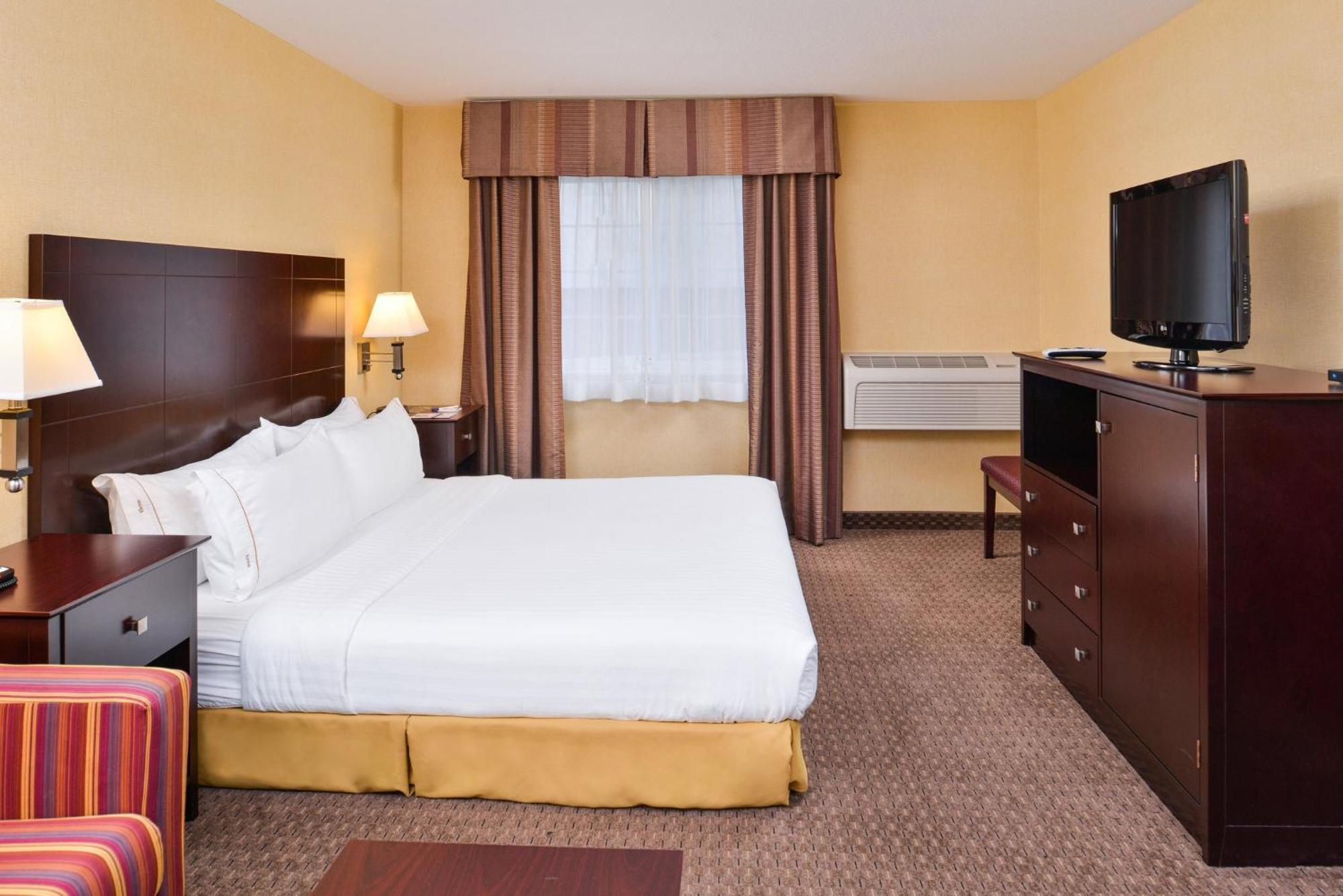 Holiday Inn Express Hotel & Suites Portland - Jantzen Beach By Ihg Exterior photo